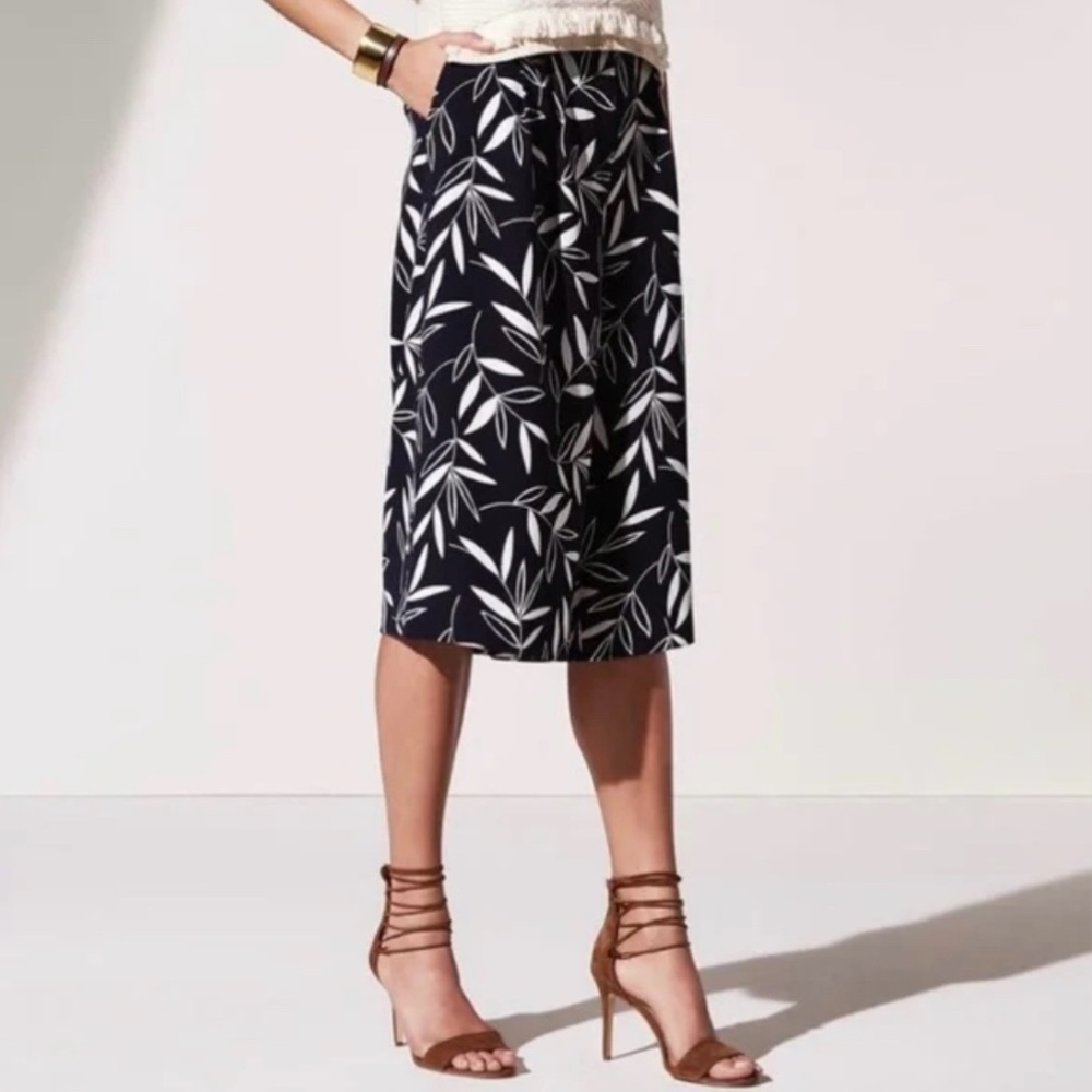ANN TAYLOR Leaf Print Culottes